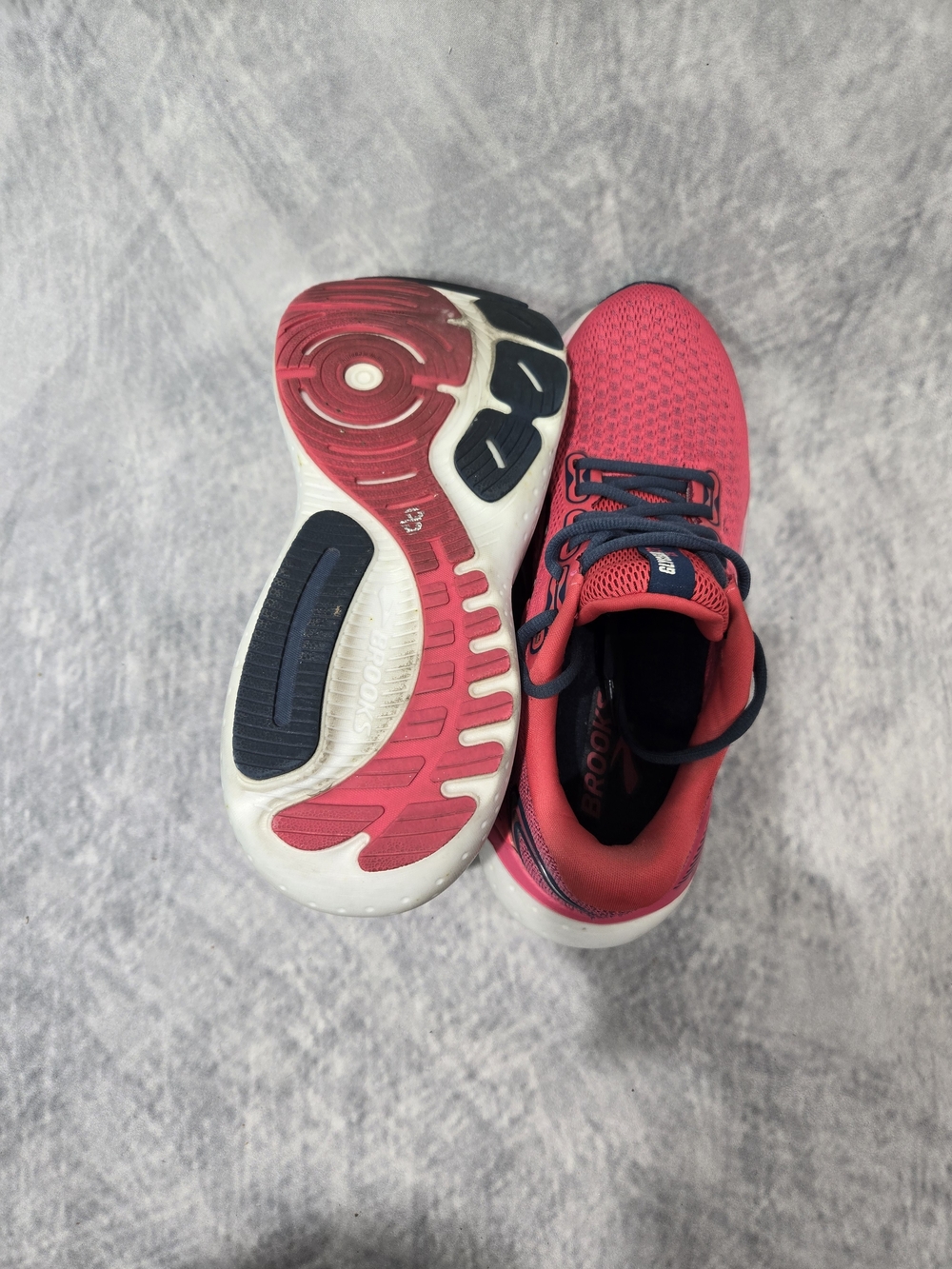 Brooks Glycerin 21 running shoes in a "Raspberry/Estate Blue" colorway - Picture 5 of 6